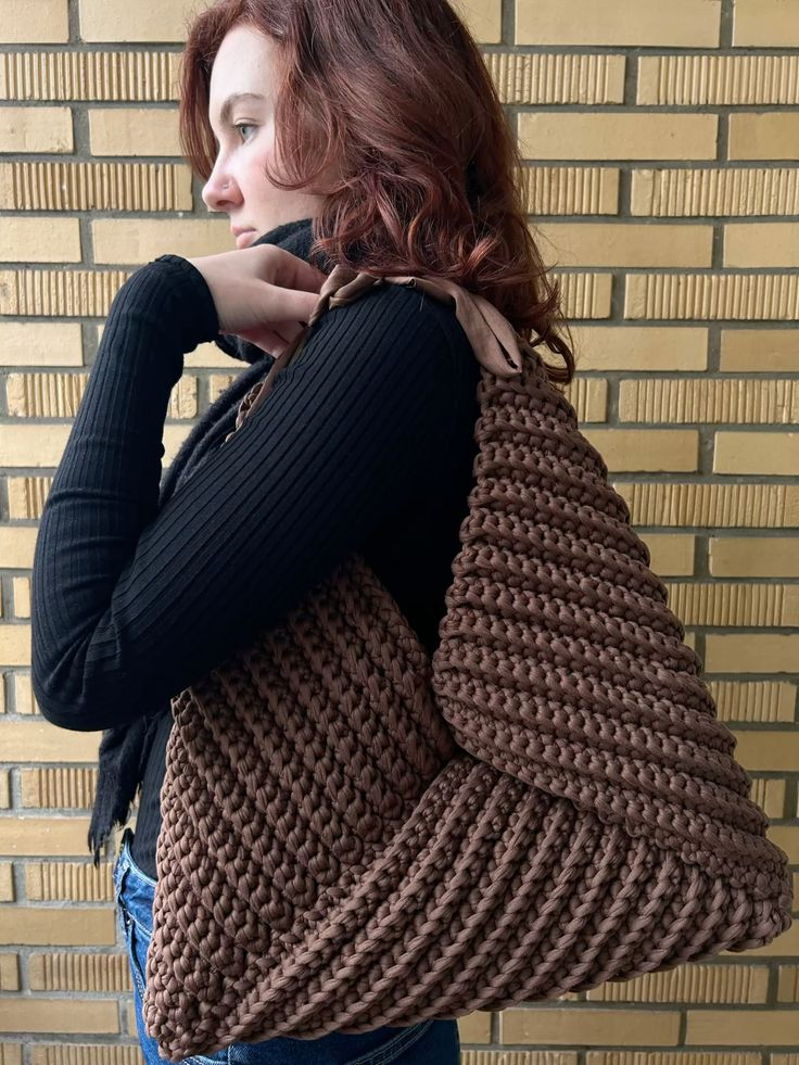 Chunky Crochet Triangle Tote Bag